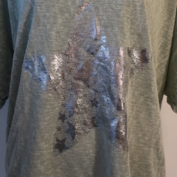 Womens Free For Humanity Sage Green Silver Star V-Neck T-Shirt Top M * - Picture 4 of 7